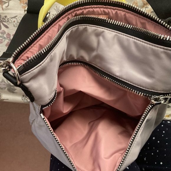 ShortyLove Amuse Medium Crossbody (Grey) - Picture 2 of 5